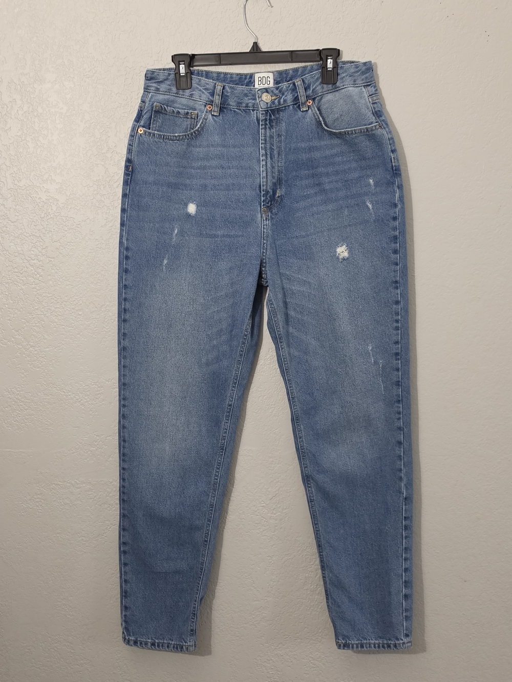 BDG Urban Outfitters Mom High-Rise Jeans Medium Wash Distressed Womens 31